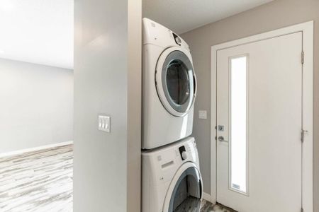 Edmonton Unfurnished townhouse Rental in Parkdale - Stunning Brand New Townhouse Located Close to NAIT and Downtown - Photo 2