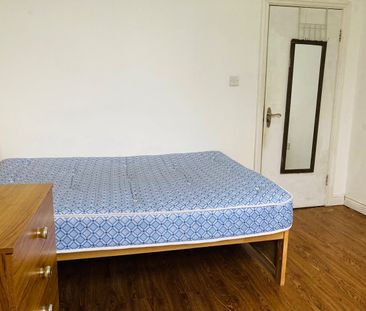 Room in a Shared House, Manchester, M12 - Photo 1