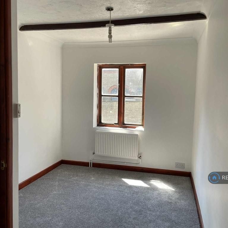 2 bedroom semi-detached house to rent - Photo 1