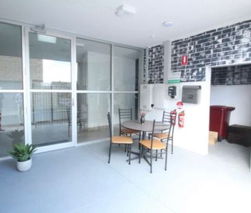 10-bedroom shared house, Smythe St - Photo 5