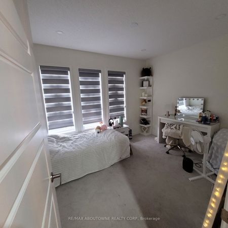 For Lease - 973 Logan Drive, Milton, Ontario - Photo 2