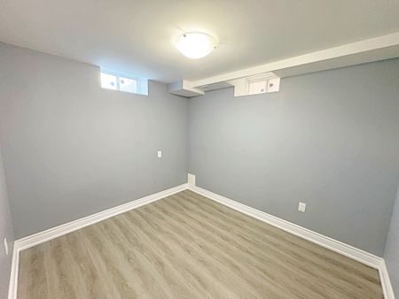 For Lease - 372 Kirkham Drive, Markham, Ontario - Photo 5