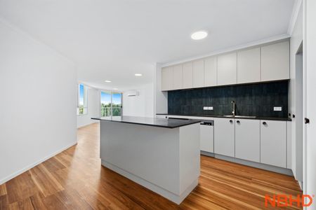 Luxury Living in the Heart of the City – Spacious & Sophisticated - Photo 2