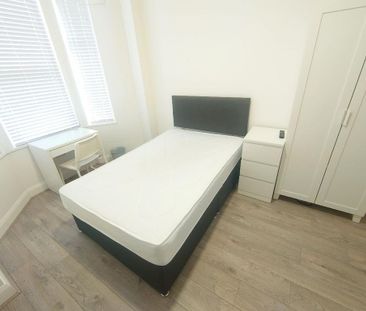 1 bedroom in a house share to rent - Photo 4