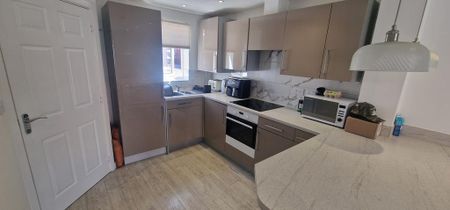 2 bedroom terraced house to rent - Photo 4