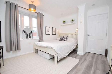 Betts Court, Cross Lane, Norwich, NR3 - Photo 4