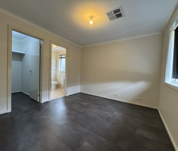 Modern 3-Bedroom Home – Comfortable Living in a Great Location! - Photo 4