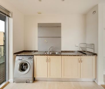 2 Bed Flat - Photo 4