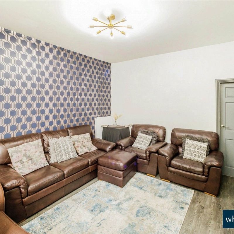 Carlton House Terrace, Halifax, HX1 - Photo 1