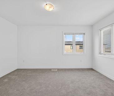 For Lease - 21 Pumpkin Corner Crescent, Barrie, Ontario - Photo 4