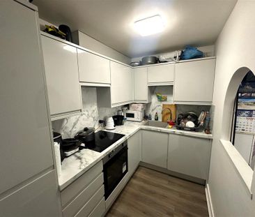 Property to rent - Photo 2