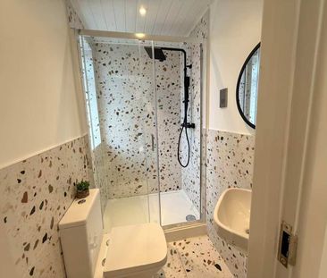 YOHO Battersea Park 2 4b4b room 1 - Photo 6