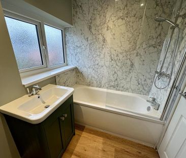 3 bedroom semi-detached house to rent - Photo 5