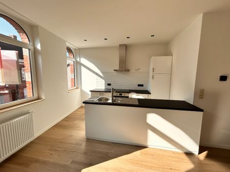 volledig gerenoveerd appartement met staanplaats. - Foto 5