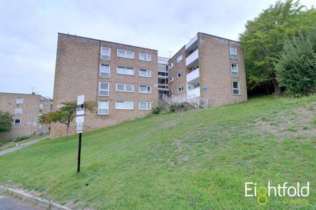 4 bedroom flat to rent - Photo 5