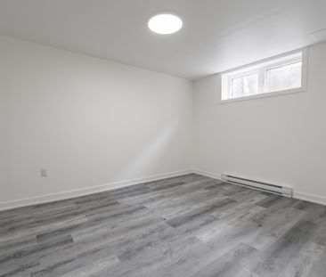 9161 Rue Bayne, #A - Photo 6