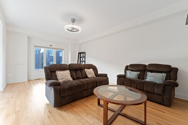 For Lease - 1212 Drinkle Crescent, Oshawa, Ontario - Photo 1