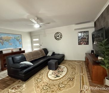 Large Family Home Located in Gunalda - Photo 2