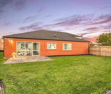 Four bedroom house in East Tamaki - Photo 2