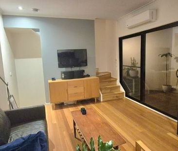 ENTICING CITY-FRINGE APARTMENT - Photo 1