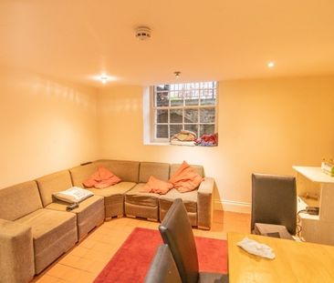 Room 1, 32 Lord Mayor's Walk - Photo 2