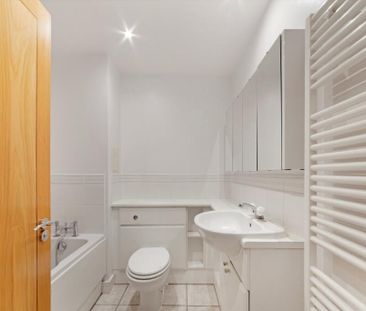 2 Bed Flat, Settlers Court, E14 - Photo 5