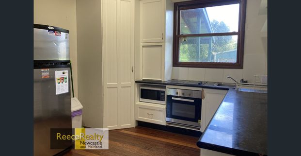 Close to University - Photo 1