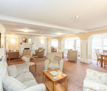 1 bedroom retirement property to rent - Photo 4