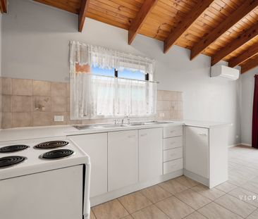 Comfortable Family Living - Photo 5