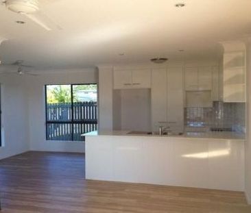 Centrally located townhouse - Photo 4
