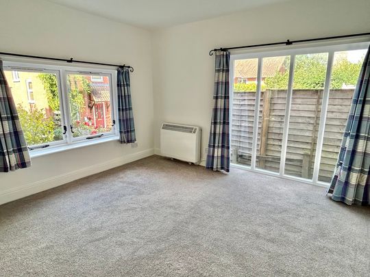 3 bedroom Three Bedroom Barn Conversion to rent - Photo 1