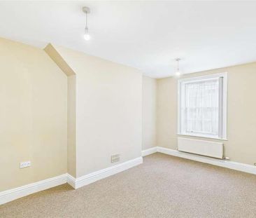 Suffolk Square, Cheltenham, GL50 - Photo 2