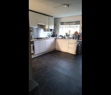 Room in a Shared House, Aldborough Road South, IG3 - Photo 3