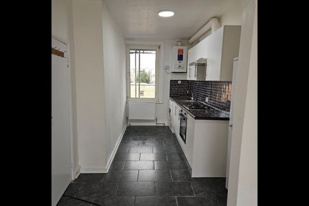 1 Bed Flat, East India Dock Road, E14 - Photo 2