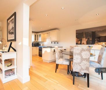 2 bedroom semi-detached house to rent - Photo 4