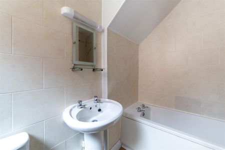 2 bed flat to rent in Warton Terrace, Newcastle Upon Tyne, NE6 - Photo 5