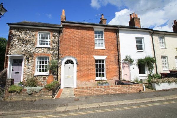 Central Chichester 3 bedroom house to rent - Photo 1