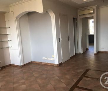 Location Appartement 3 pièces 56m² NICE 06300 - Photo 1