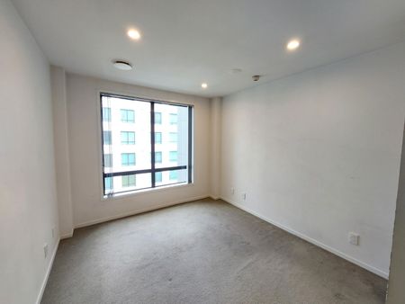 2 LARGE Bedroom unit @ Dockside include a secure carpark. - Photo 3