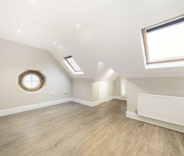 5 bedroom semi-detached house to rent - Photo 2