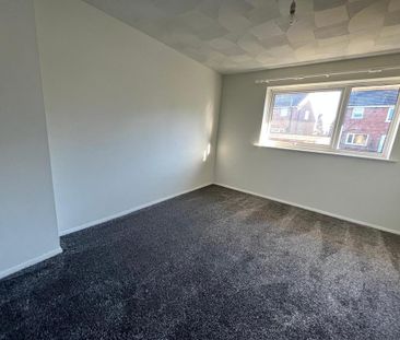 3 bedroom end of terrace house to rent - Photo 4