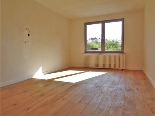 Gerenoveerd appartement met 2 slaapkamers te huur - Photo 1