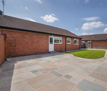 3 bedroom bungalow to rent - Photo 1