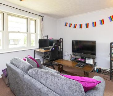 2 bedroom flat to rent - Photo 4