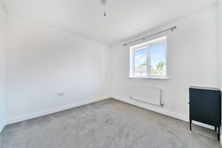 3 bedroom detached house to rent - Photo 4