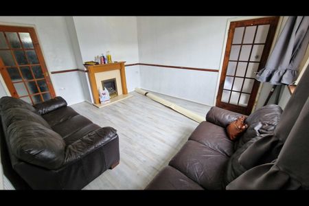 3 Bed Semi-Detached House, Keightley Road, LE3 - Photo 2