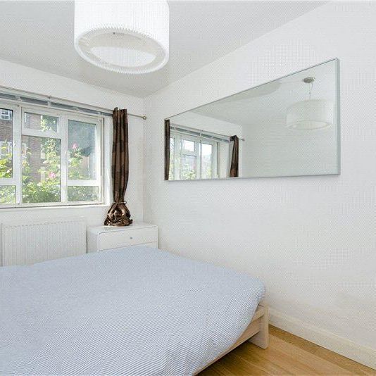 1 bedroom flat in Halton Road - Photo 2