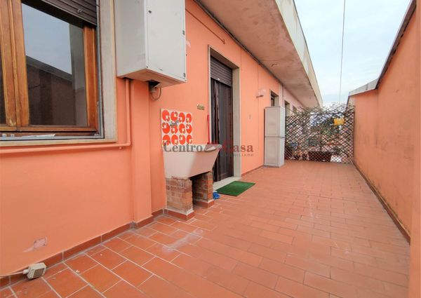 Luminoso appartamento arredato solo di cucina