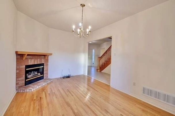 For Lease - 6388 Newcombe Drive, Mississauga, Ontario - Photo 1