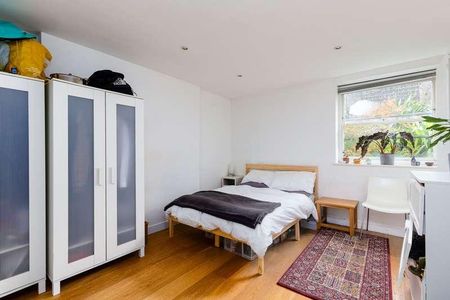 Highbury Crescent, Wilmington House, N5 - Photo 2